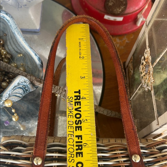 Vintage Brown and Tan Woven Wicker & Leather Handbag - Picture 10 of 12